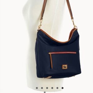 ‼️SOLD‼️Dooney & Bourke Navy and Tan Shoulder Bag